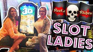 Slot Ladies Get Rich on Reefs of Riches 3D! ‍️Fun Slot Play!
