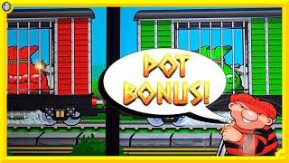 FINALLY!! Pot Bonus on Cops & Robbers Community Slot!