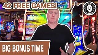 42 FREE GAMES in Las Vegas!  SUPER Fun Slot Machine ACTION