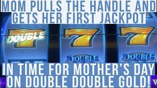 Mom Gets the Jackpot Hand Pay For Mother's Day! $15 Pink Diamond $10 5 Times Pay & Triple Double !