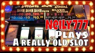 I played the OLDEST SLOT MACHINE in Laughlin!! Did I win? LIGHTNING LINK  TRIPLE DIAMOND BIG WIN
