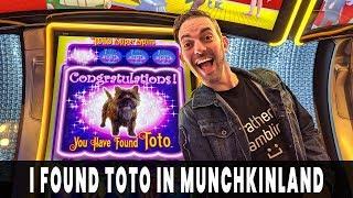 I FOUND TOTO!  Rare Bonus Feature on Munchkinland  007 Bonus Comeback