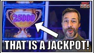 I got gigantic numbers!!! Jackpot Handpay on Lightning Link!!