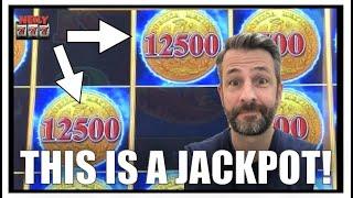 I've got some mad skills getting the huge numbers on the new Lightning Link slot machine! Jackpot!