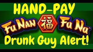 Dealing with a Drunk Guy at a Casino.. HAND PAY ALERT!!!
