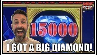 I got a BIG DIAMOND and they kept landing!! This is good! Happy Mariachi Slot Machine!