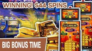 WINNING! $44 Gold Stack Slot Spins in Hollywood, Florida  Can I Get a MINI BOOM?