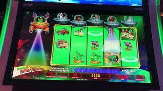 We Caught the Unicow! Invaders Return From the Planet Moolah Bonus Cosmo Casino Las Vegas