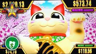 •️ New - Happy Charm Tokyo Kitty, Bellagio Spring Display