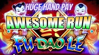 Sic Hand Pay Win at the Casino Slot Machine