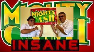 MEGA WINRECORD BREAKINGFULL SCREENSRETRIGGERSMIGHTY CASH FEATURES IN ONE HUGE BONUS!