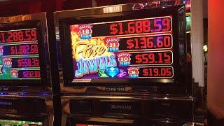 Live slot machine play - Angry gambler or happy gambler?