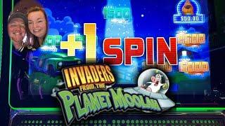 Invaders from the Planet MOOLAH | PROGRESSIVE WINS