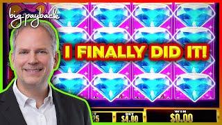 EXTREME Slot Machine Battle at the Casino!