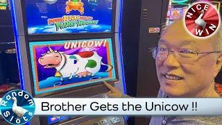 Invaders Return from the Planet Moolah Slot Machine Brother gets the Unicow Bonus