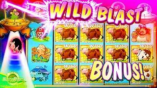 WILD BLAST BIG WIN BONUSES!!!  Invaders Attack From the Planet Moolah - CASINO SLOTS - LIVE PLAY