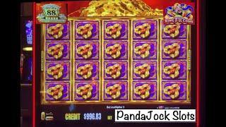 Who doesn’t love a full screen?! Gold Stacks 88 and Xing Fu Coins!