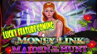 YAY ! LUCKY FEATURE COMING !! MAIDEN OF THE HUNT (MONEY LINK) Slot (SG) $4 Bet $135 Free Play栗スロ