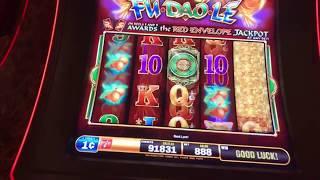 Live @ Bellagio - looking for another handpay and found one!