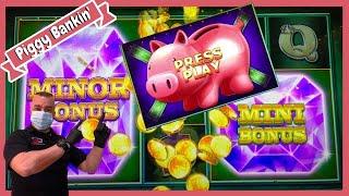 Jackpot Mini & Minor On Piggy Bankin' Slot Machine