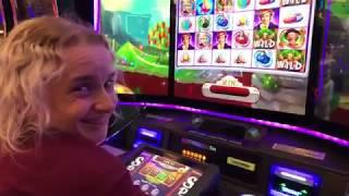 Live Play with  Sassee Cassee  Slot Ladies